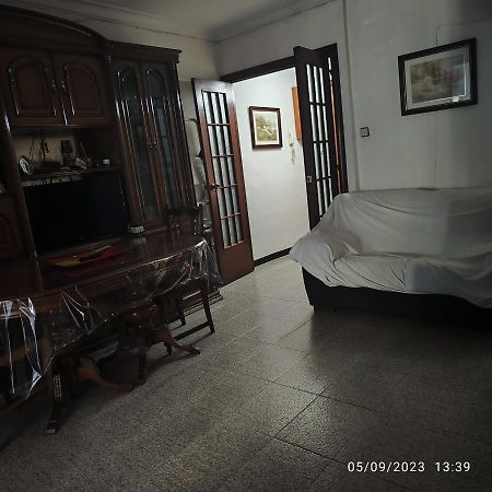 Apto Barcelona C R Apartment Santa Coloma de Gramenet Bagian luar foto