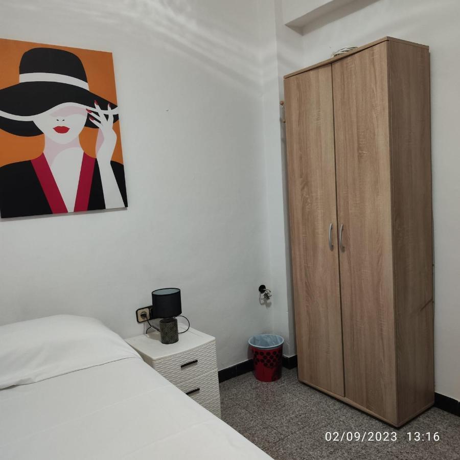 Apto Barcelona C R Apartment Santa Coloma de Gramenet Bagian luar foto