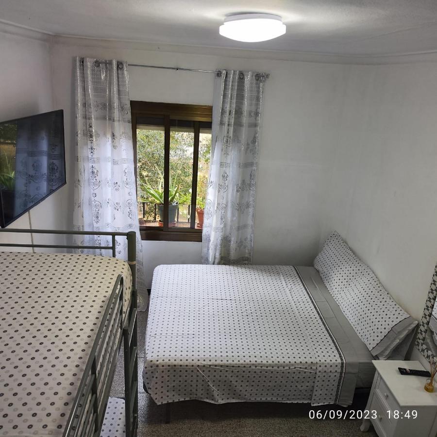 Apto Barcelona C R Apartment Santa Coloma de Gramenet Bagian luar foto