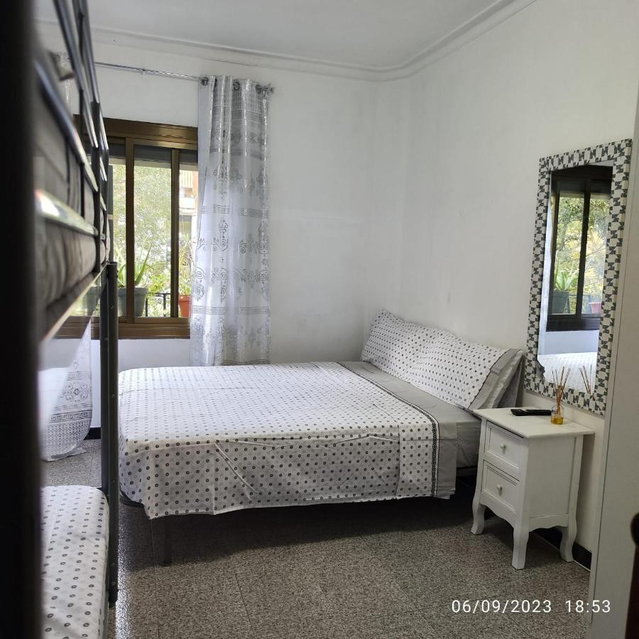 Apto Barcelona C R Apartment Santa Coloma de Gramenet Bagian luar foto